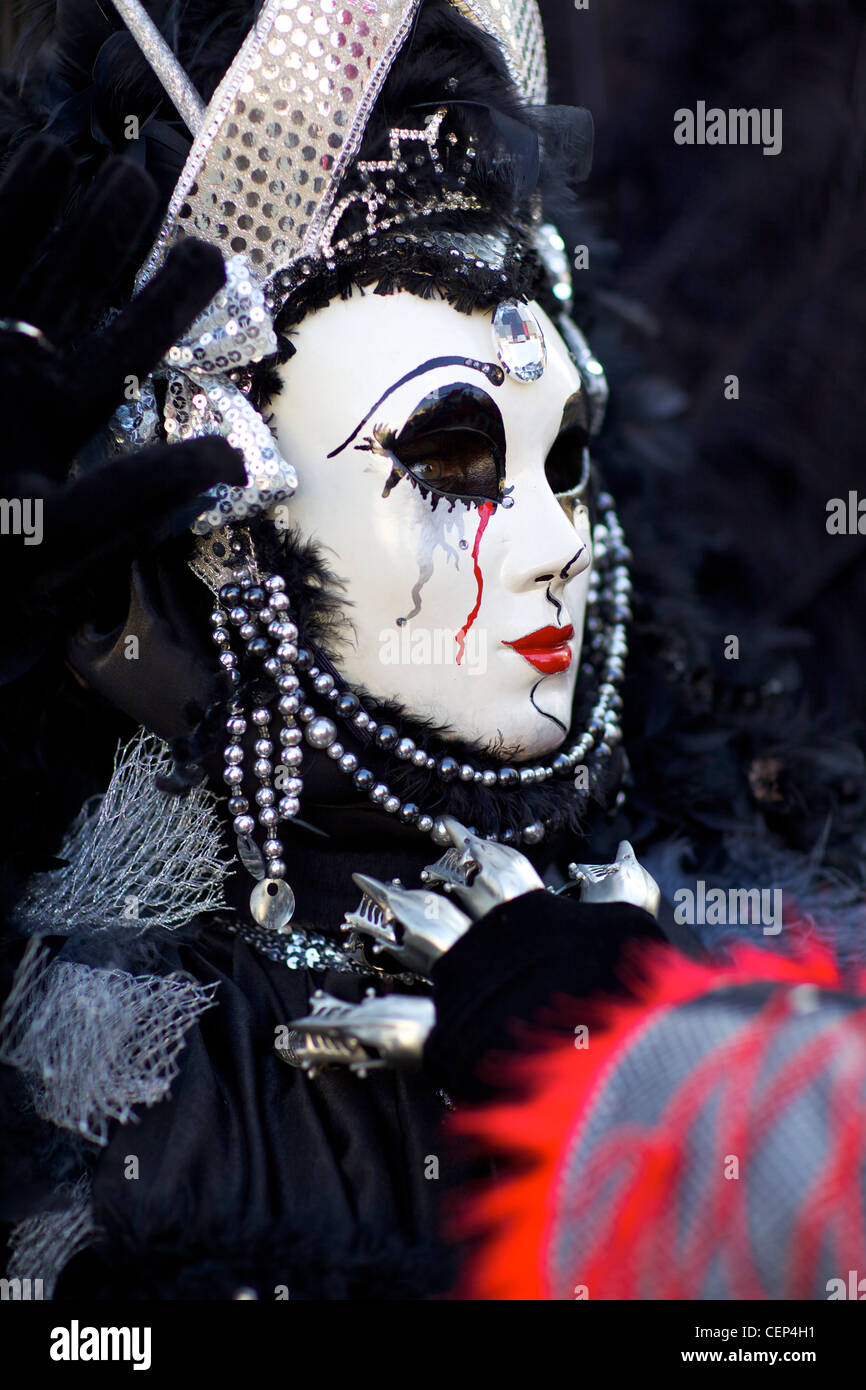 Masked festaioli a Venezia il Carnevale in Italia. Foto Stock