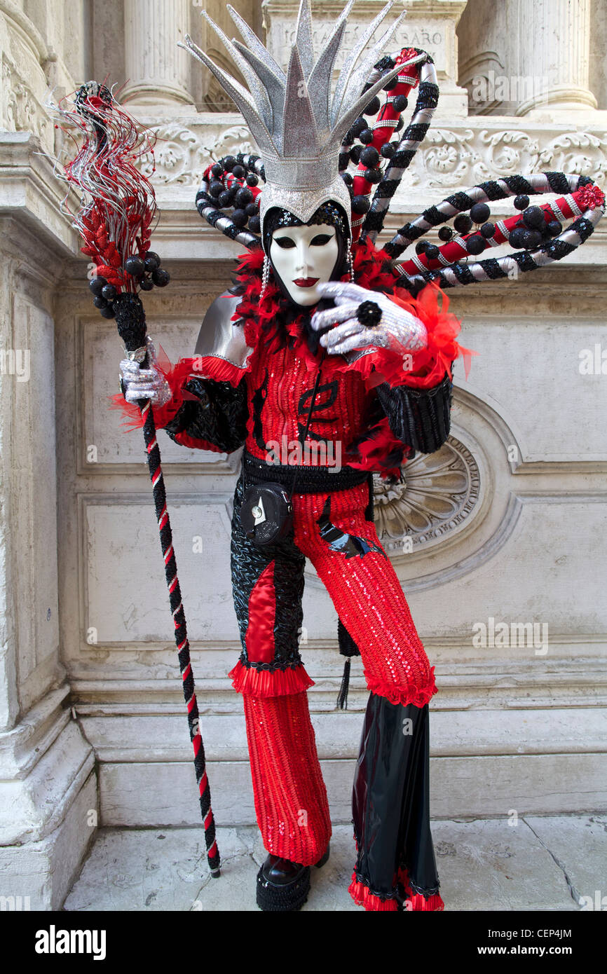 Masked festaioli a Venezia il Carnevale in Italia. Foto Stock