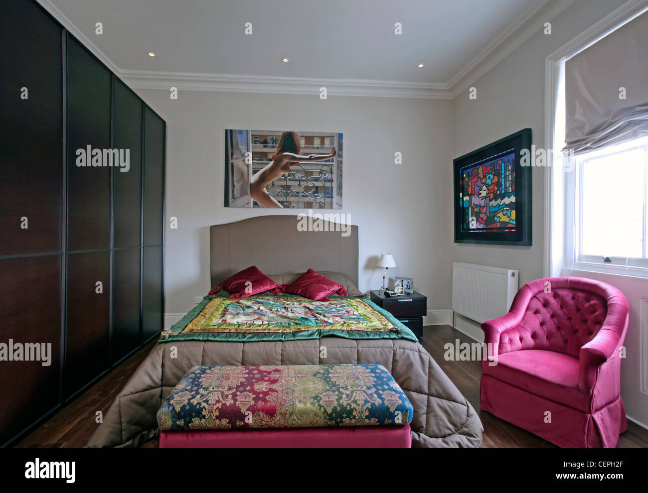 Bachelpad artistico Niccolo Benvenuti vive in un appartamento ristrutturato che conserva ancora si tratta delle caratteristiche Vittoriane originali Foto Stock