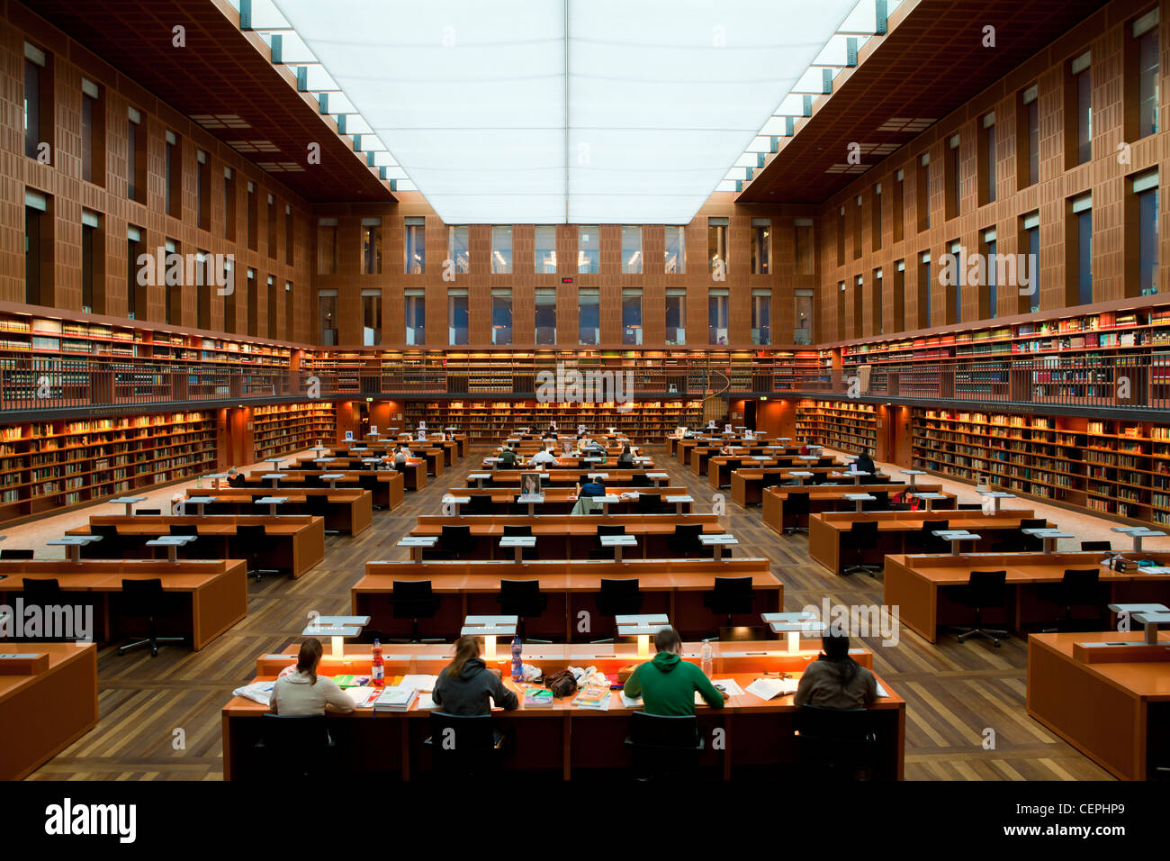 Interno della sala di lettura della Biblioteca di Stato della Sassonia, Sächsische Landesbibliothek, Università di Dresda Foto Stock