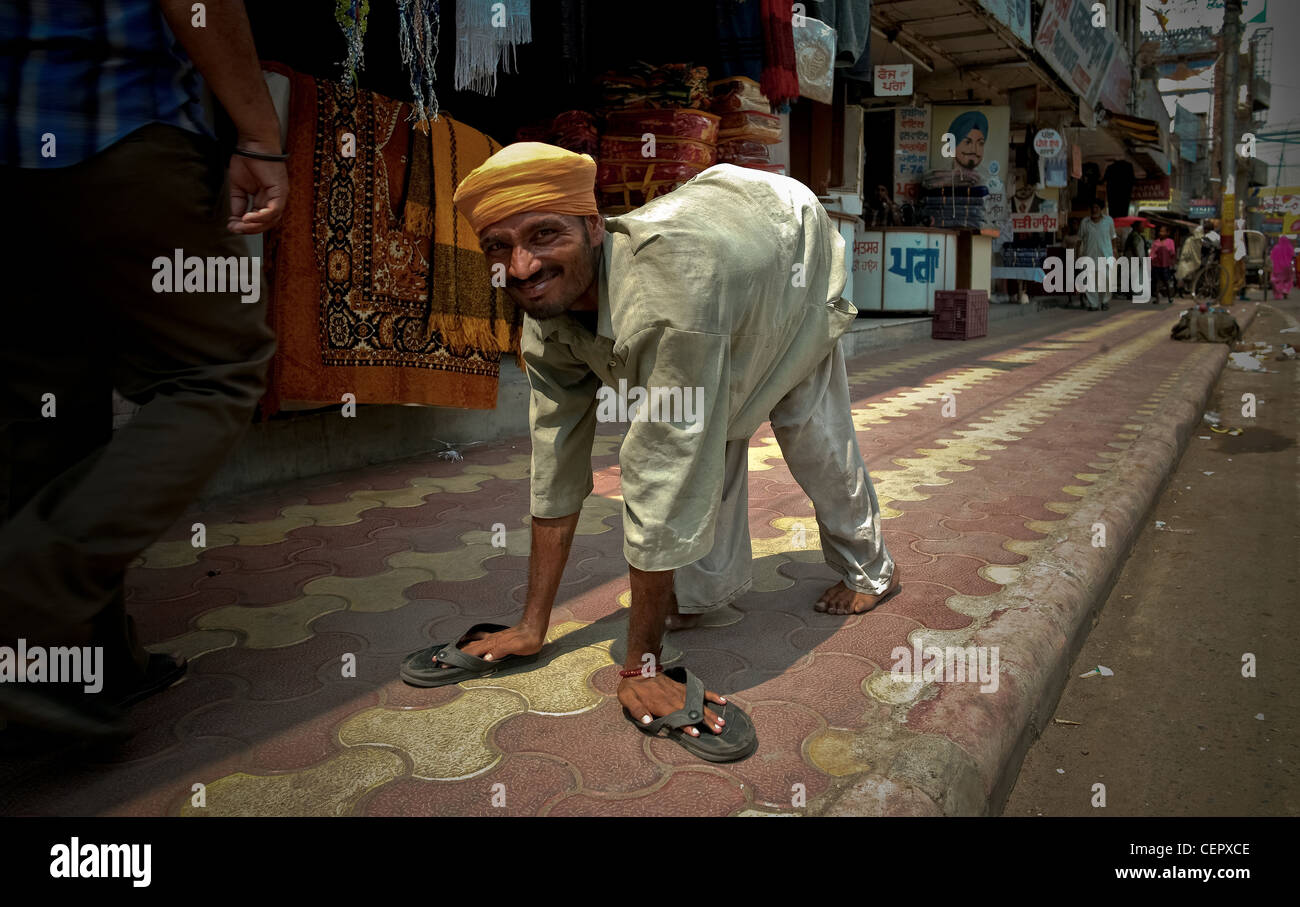 Amritsar, 'Le divan' paio d'handicapé Foto Stock