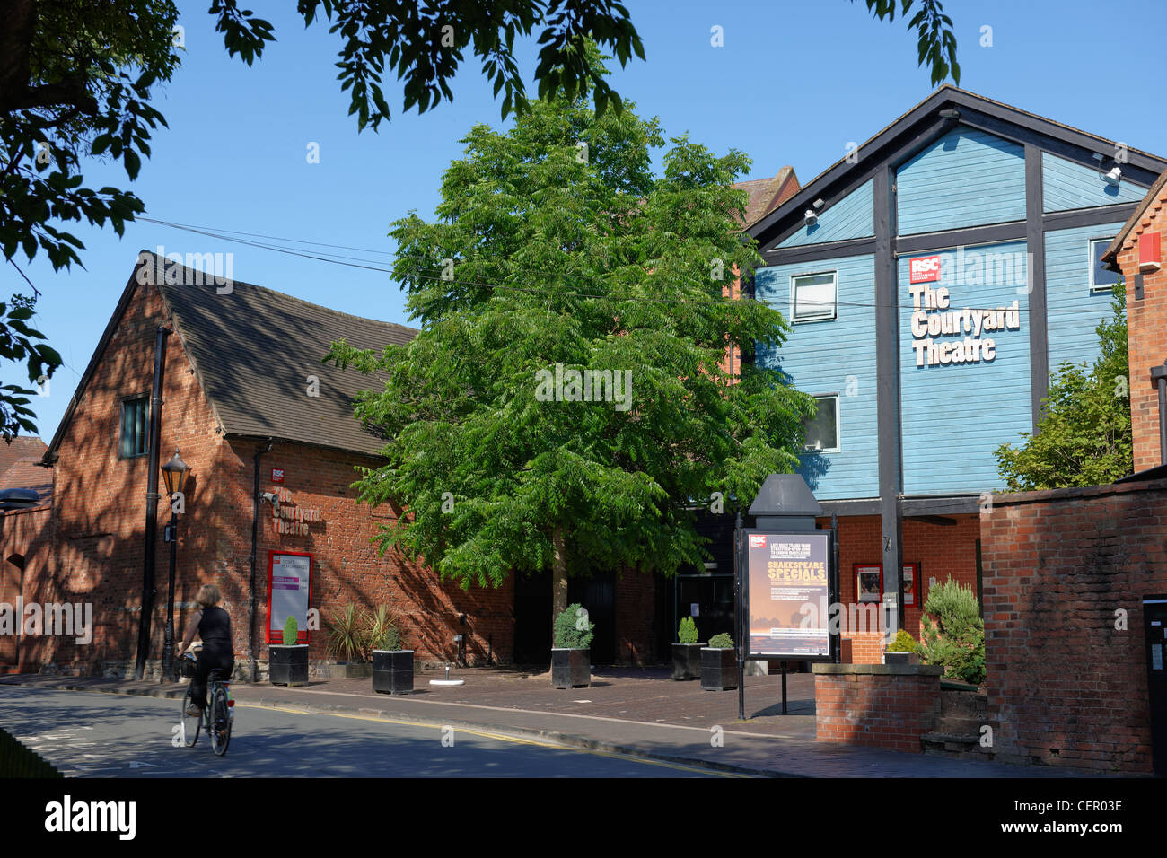 Il Courtyard Theatre, l'RSC (Royal Shakespeare Company) teatro nuovo, aperto nel 2006 per consentire alla società di continuare perfor Foto Stock