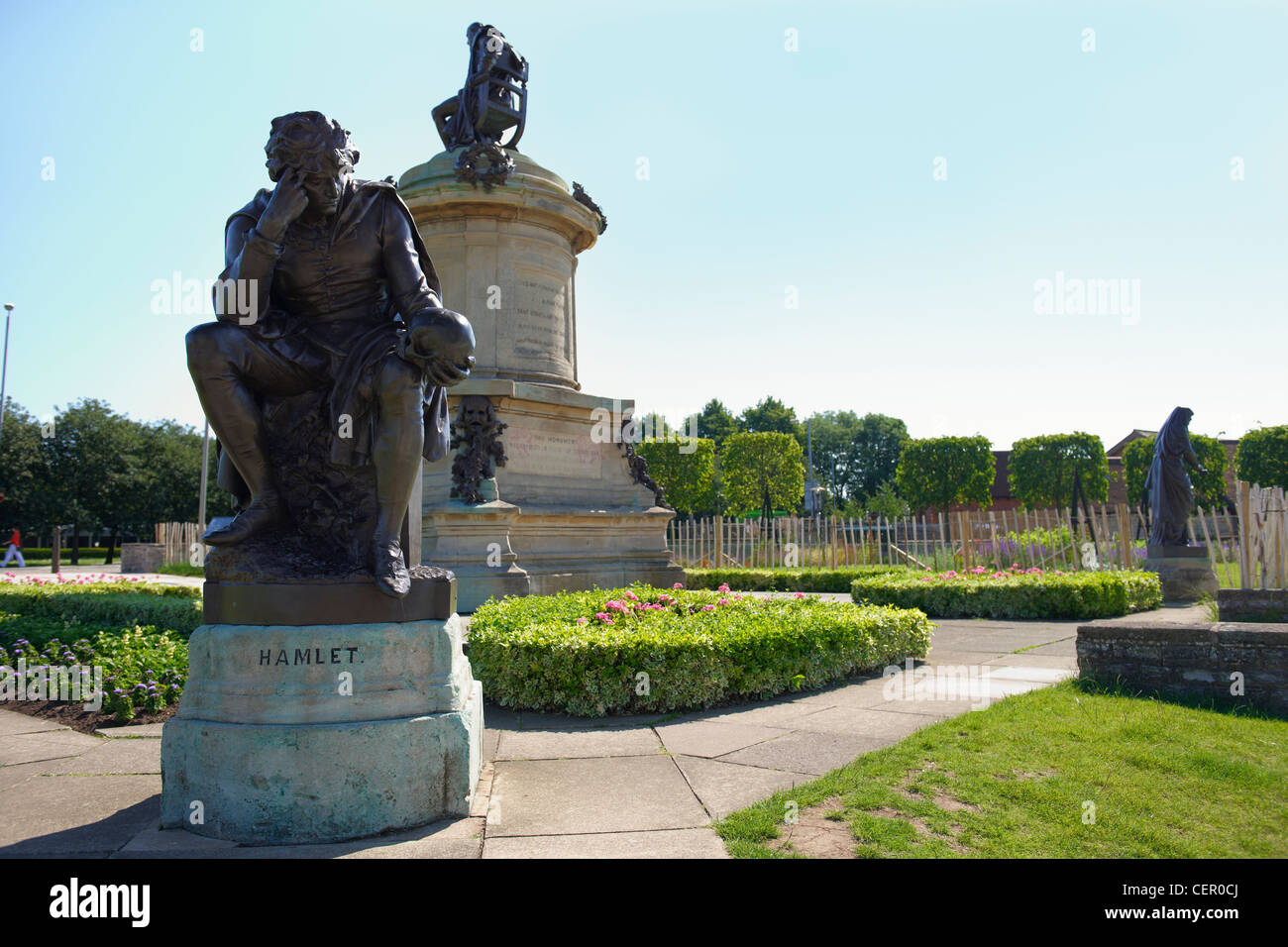 Una statua a grandezza naturale di una frazione tenendo un cranio, parte del Memoriale di Gower in Bancroft giardini. Il memorial dispone di una statua di Foto Stock