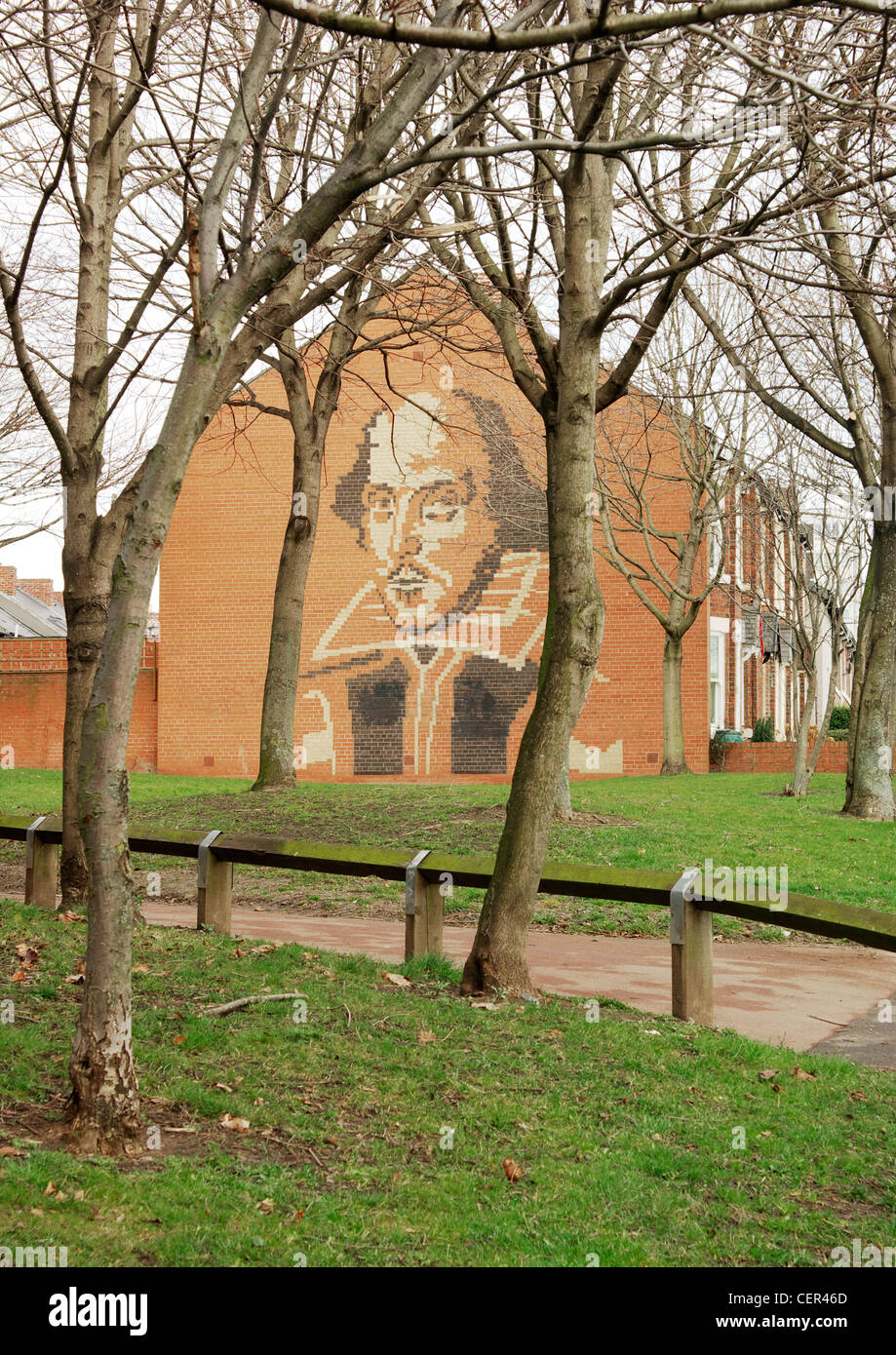 Una foto di Shakespeare sul frontone di una fila di case. Foto Stock