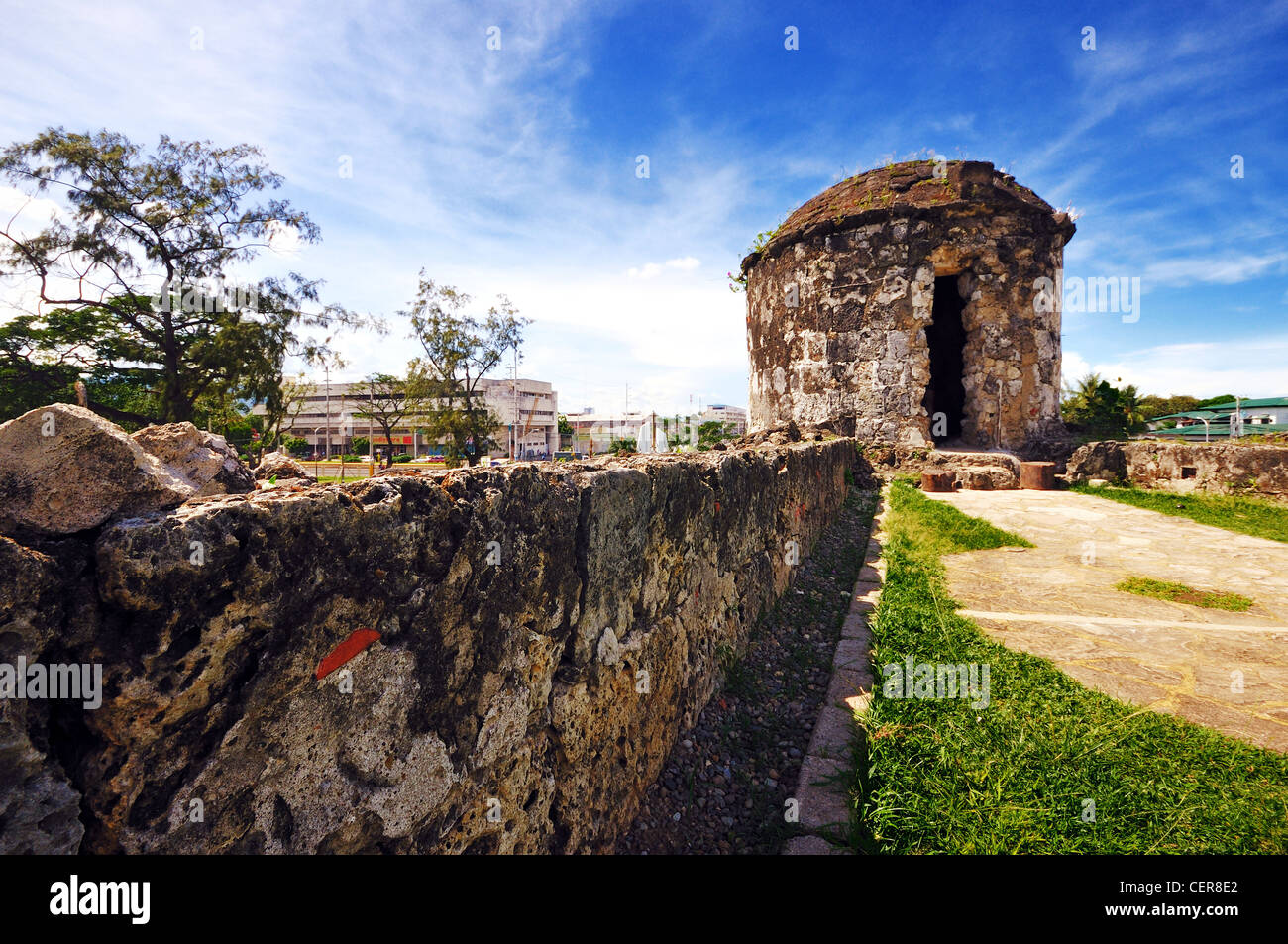 Una delle torri di guardia a Fort San Pedro a Cebu, Filippine Foto Stock