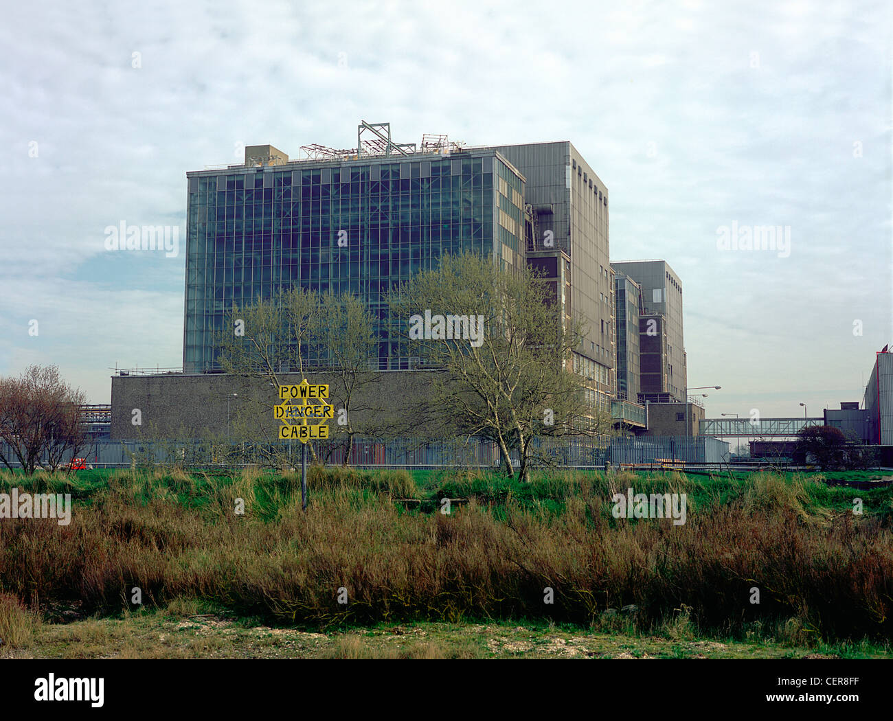 Bradwell centrale nucleare, un Magnox in disuso della stazione di alimentazione situato sulla penisola Dengie presso la foce del fiume Blackwa Foto Stock