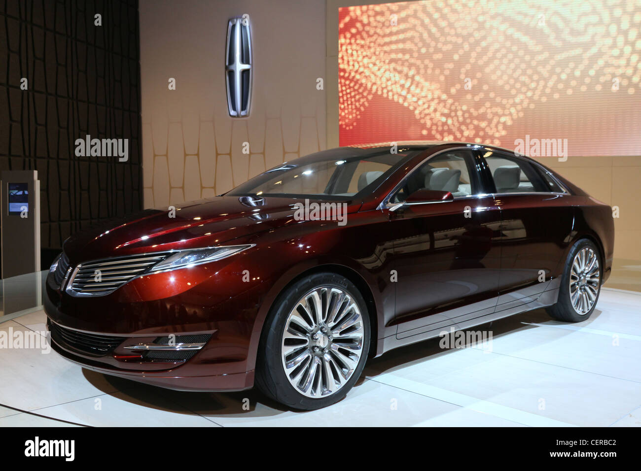 Lusso rosso costoso sport sedan lincoln mks 2013 Foto Stock