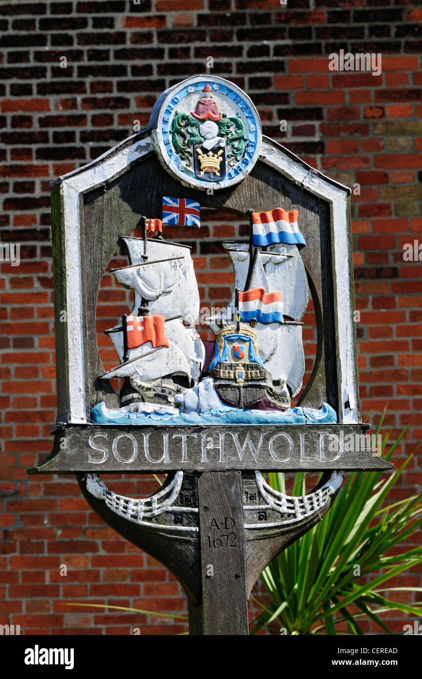 Southwold comune segno raffigurante galeoni in mare. La foto ricorda la battaglia di Sole Bay nel 1672 tra la flotta alleata di en Foto Stock