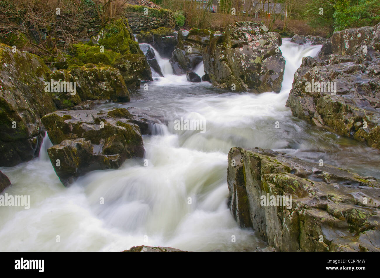 Cascata in Betws y coed con motion blur sull'acqua Foto Stock