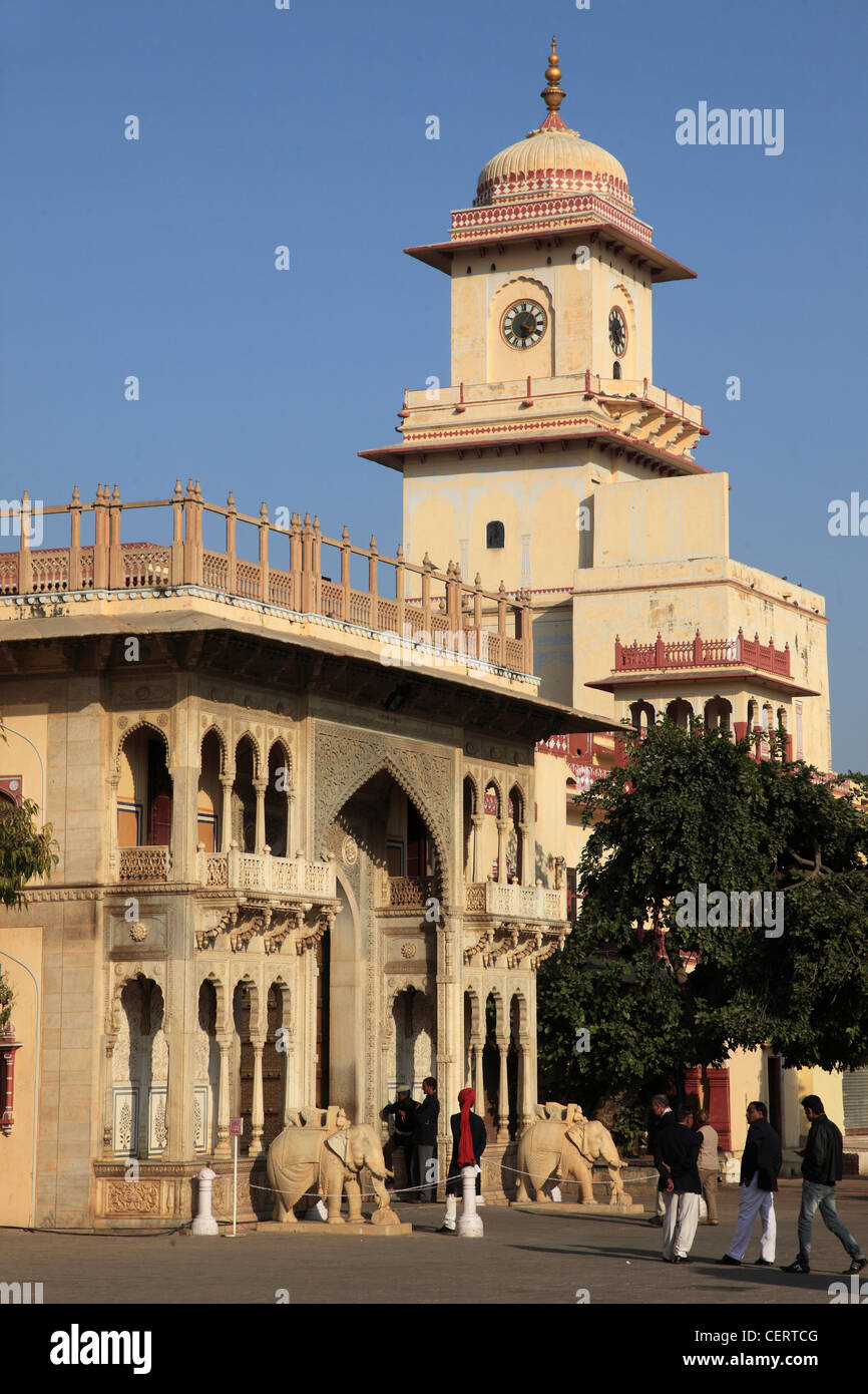 India Rajasthan, Jaipur, Palazzo Cittadino Rajendra Pol, Torre dell'orologio, Foto Stock