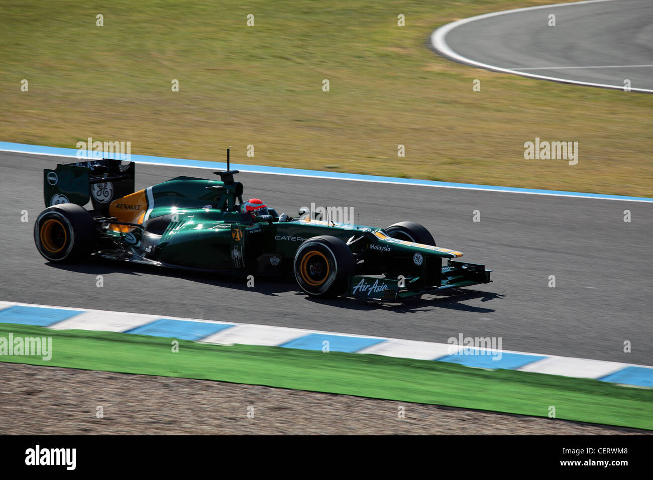 Jarno Trulli alla guida Caterham Formula One racing car durante il via i test a Jerez de la Frontera in Andalusia Spagna Foto Stock