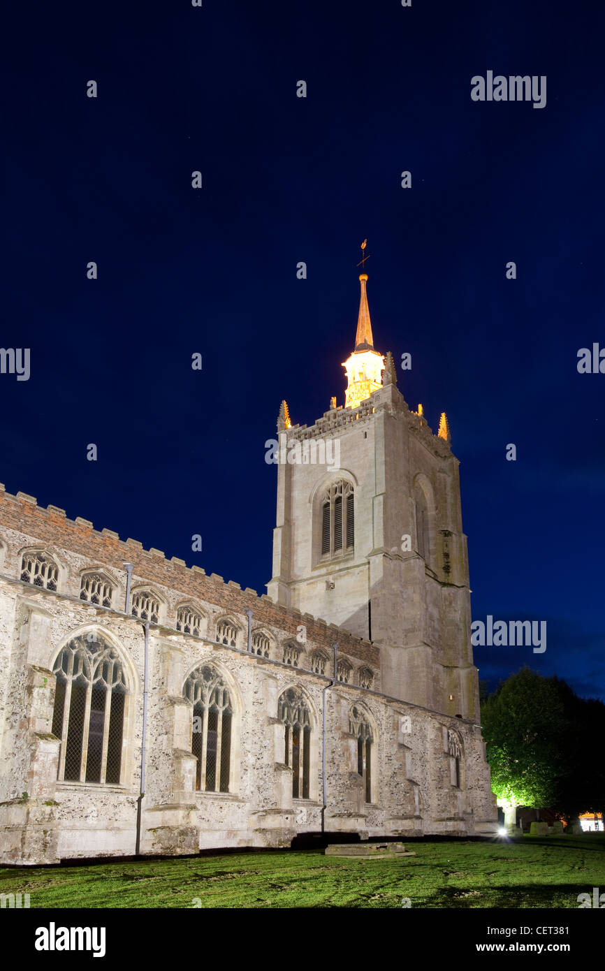 La quattrocentesca chiesa di San Pietro e di San Paolo di notte. Foto Stock