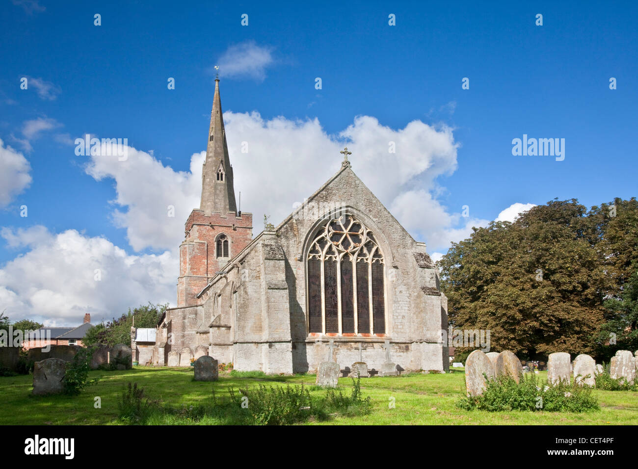 Chiesa di Santa Maria a Tydd St Mary vicino a Wisbech. Alcune parti della chiesa risalgono al 1200. Foto Stock