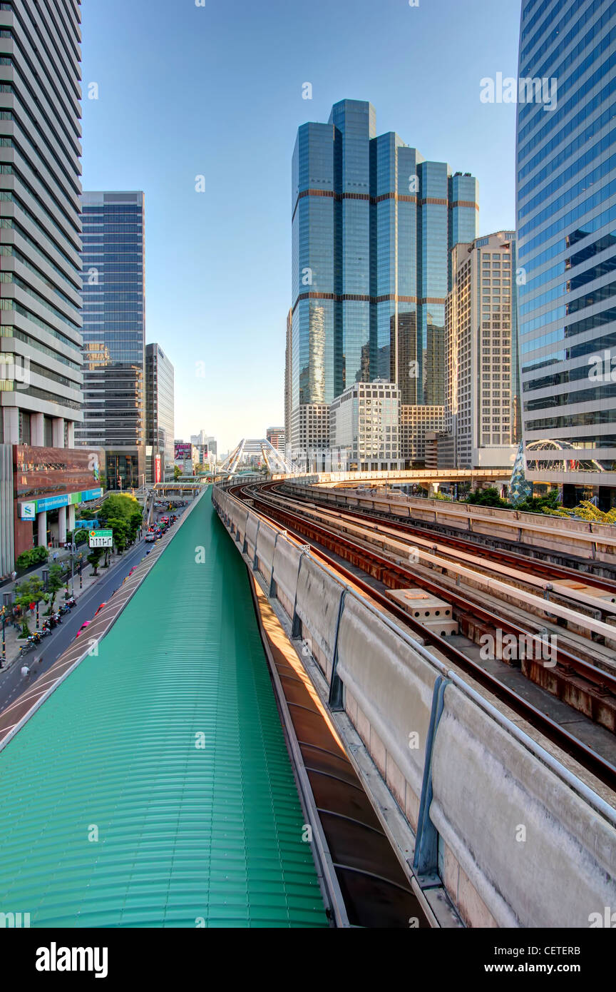 Sathorn - Chongnonsi intersezione a Bangkok il distretto centrale degli affari Foto Stock