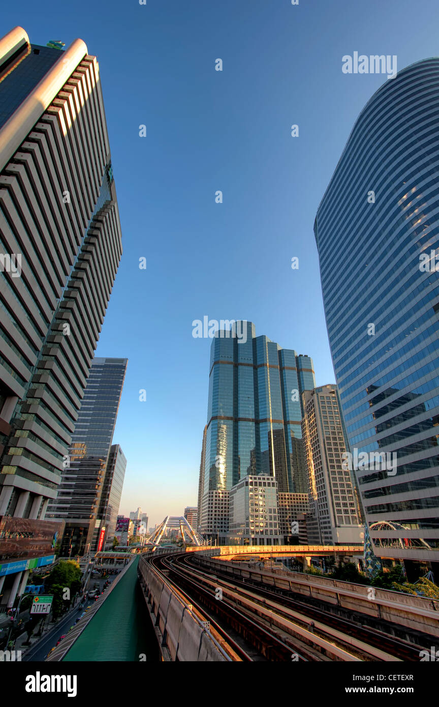 Sathorn - Chongnonsi intersezione a Bangkok il distretto centrale degli affari Foto Stock