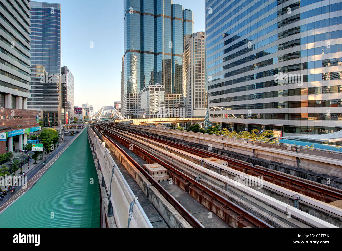 Sathorn - Chongnonsi intersezione a Bangkok il distretto centrale degli affari Foto Stock