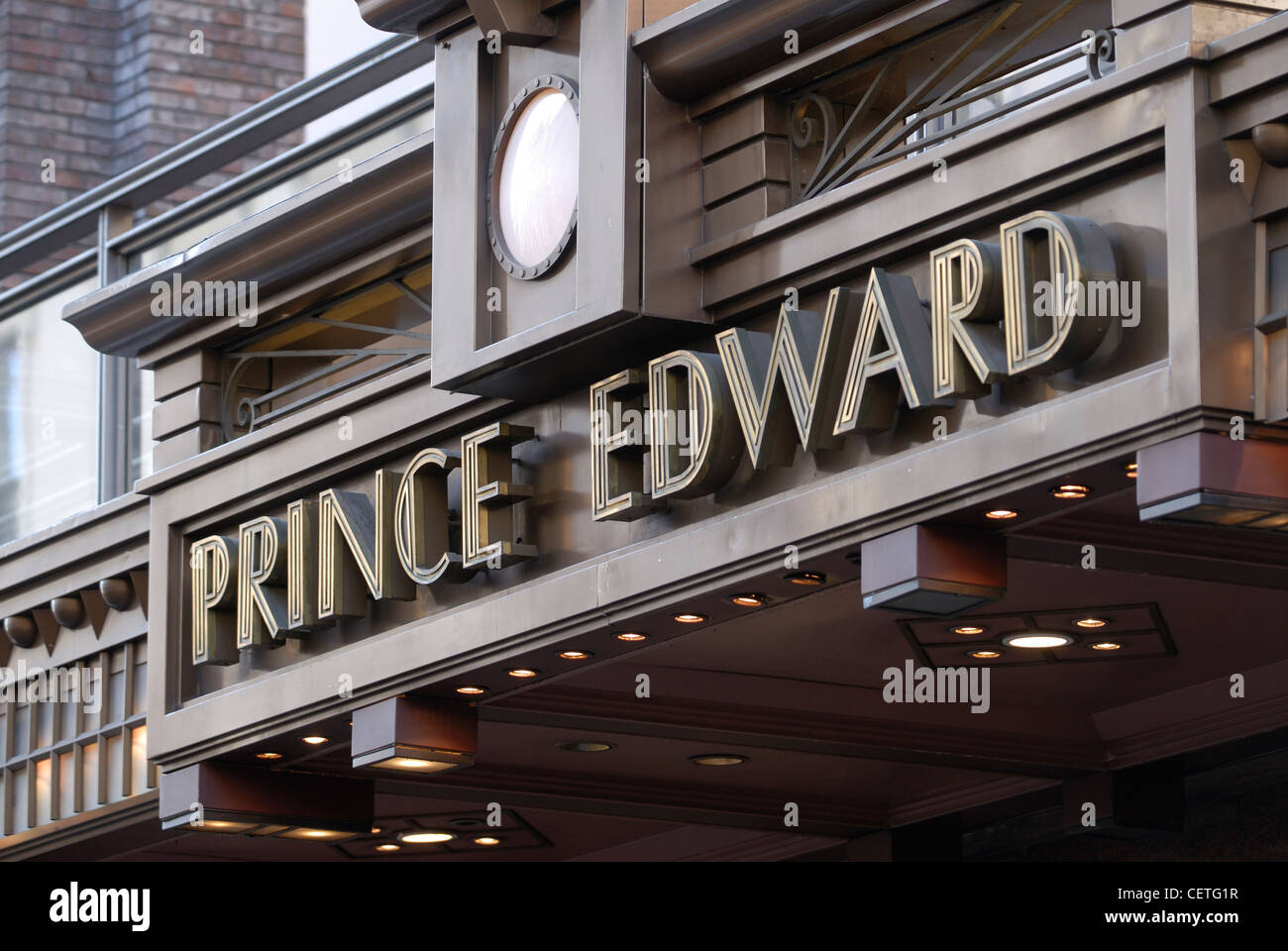 Prince Edward Theatre in Old Compton Street. Progettato nel 1930 da Edward Pietra, si è aperta con una performance di Rio Rita. Foto Stock