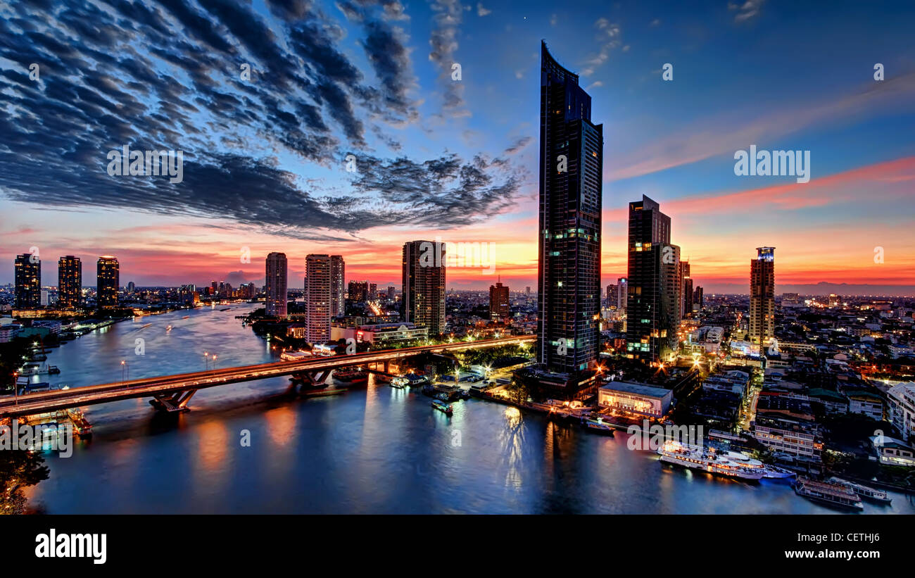 Bangkok della sorprendente nuovo Skyline Foto Stock