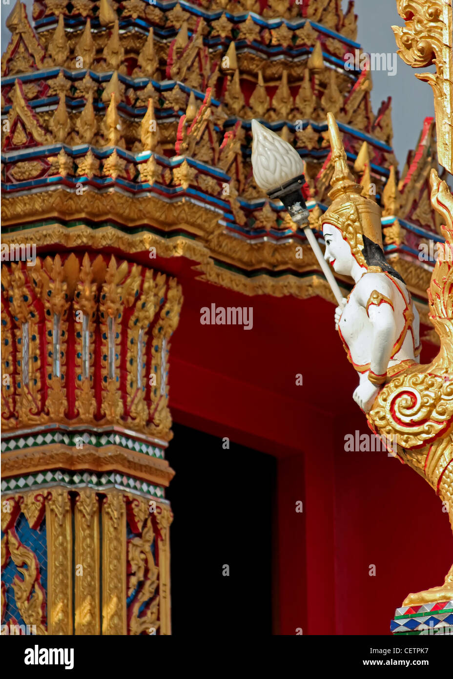 Dettaglio di Wiharn di Wat Thewarat Kunchorn Worawiharn, Bangkok, Thailandia Foto Stock