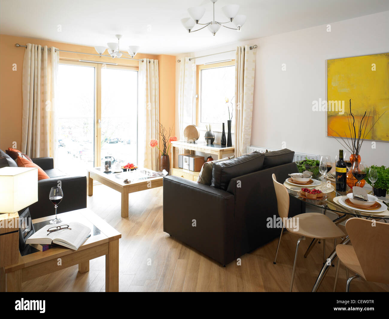 Vista del soggiorno a piano aperto in casa Foto Stock