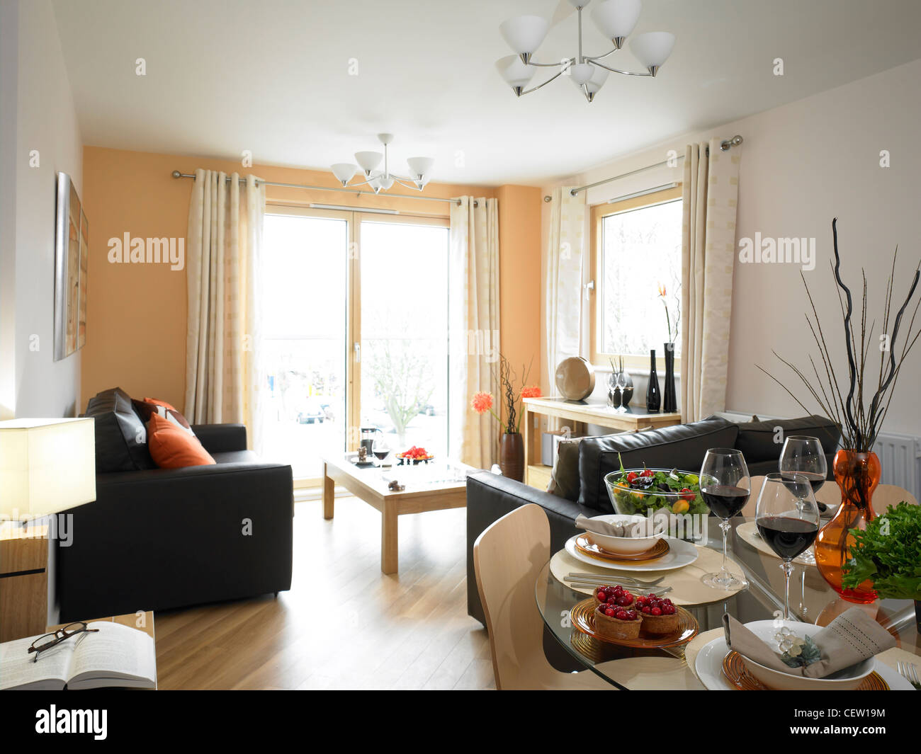 Vista del soggiorno a piano aperto in casa Foto Stock