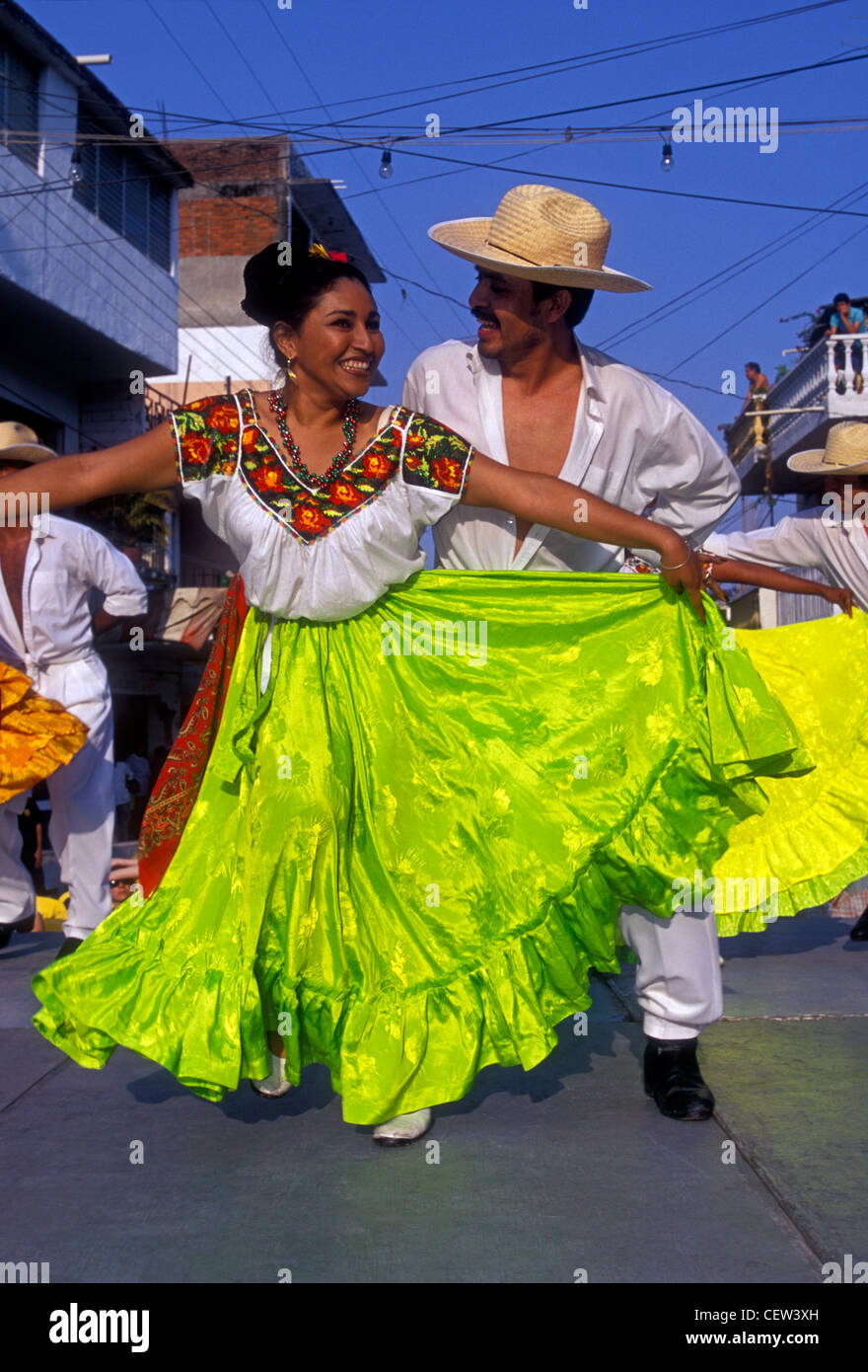 Donna messicana, donna, messicano, uomo, giovane, ballerina, ballerini,  dancing, costume ballerini, città di Acapulco Acapulco, Guerrero membro,  Messico Foto stock - Alamy