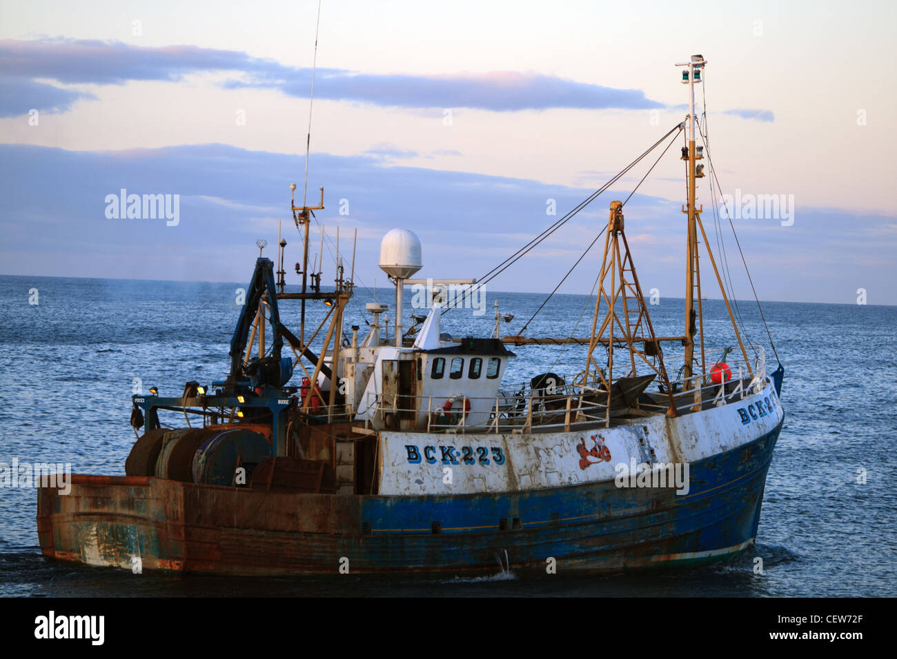 Barca da pesca in mare Foto Stock