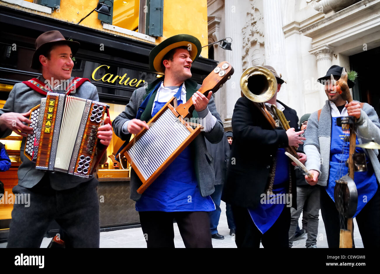 Musicisti di strada al Carnevale di Venezia 2012. Foto Stock