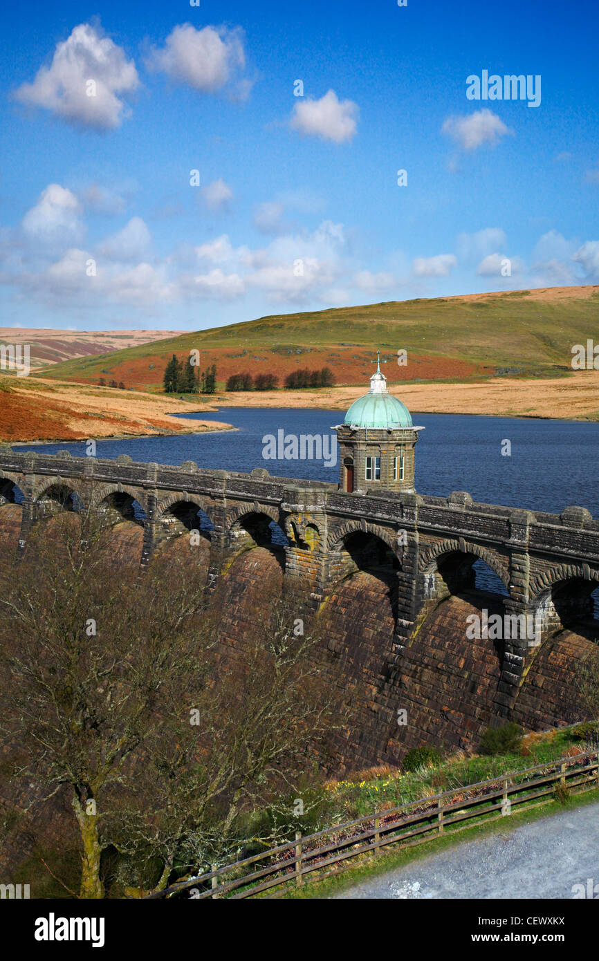 Una vista verso Craig Goch dam. Foto Stock