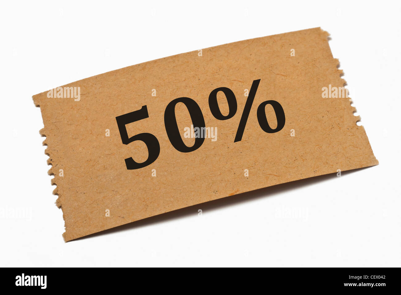 Dettaglio foto di una scheda di carta con la scritta 50 percento Foto Stock