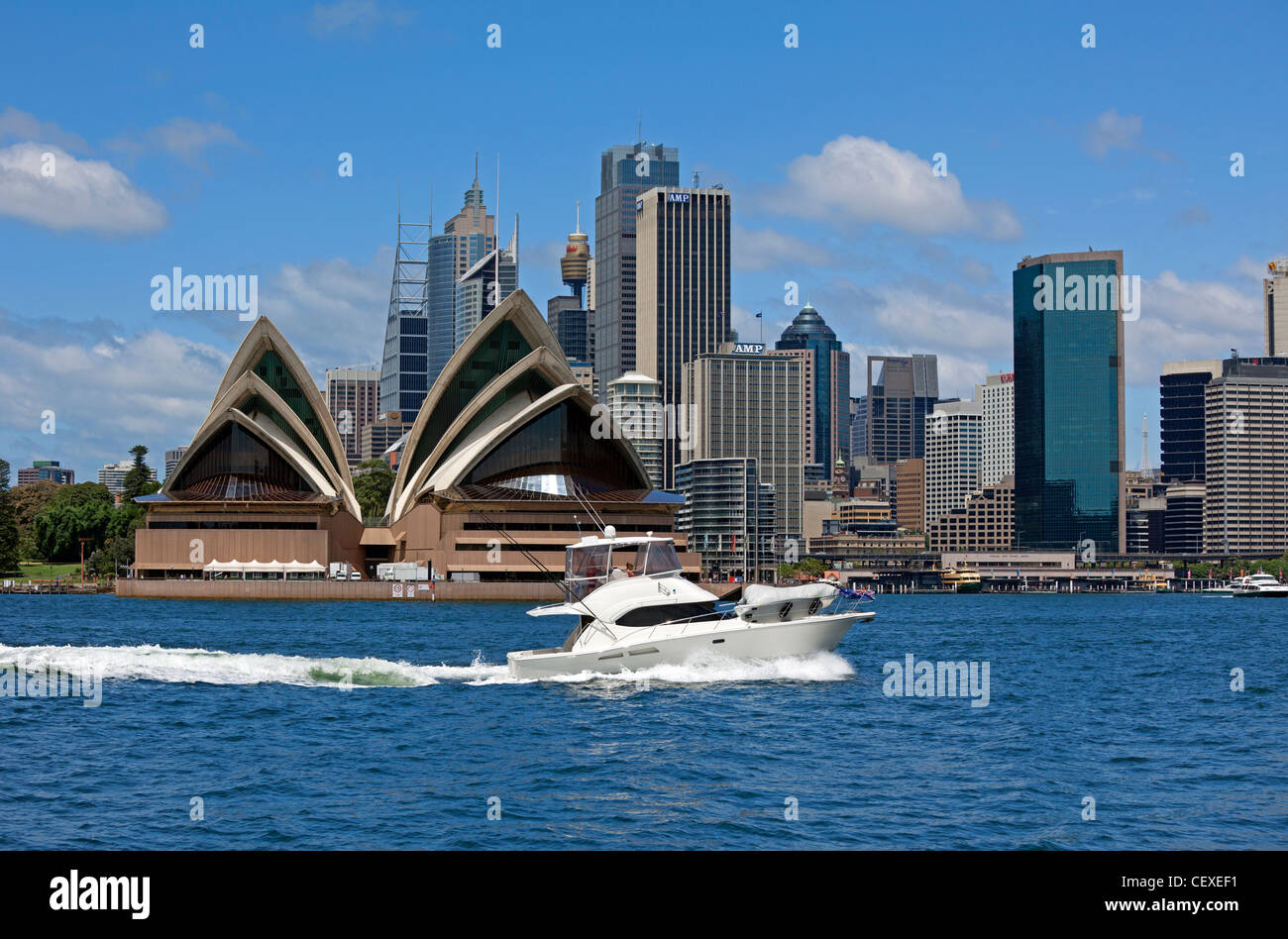 Sydney Opera House, il porto e il centro cittadino di Sydney Foto Stock