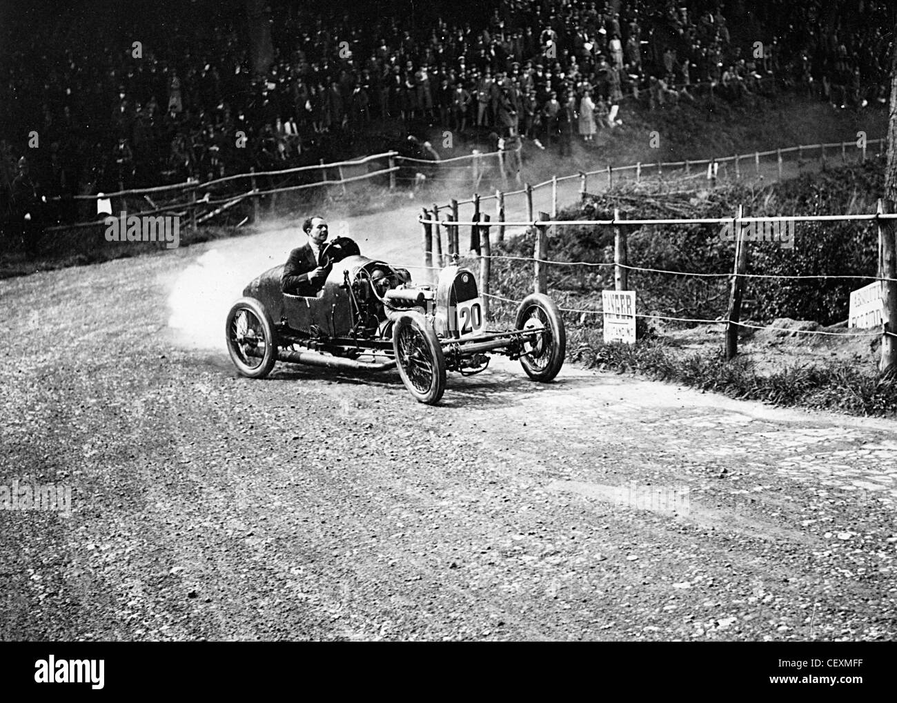 Raymond Mays in c.a. Motore sovralimentato a velocità durante Shelsley Walsh 1925 evento Foto Stock