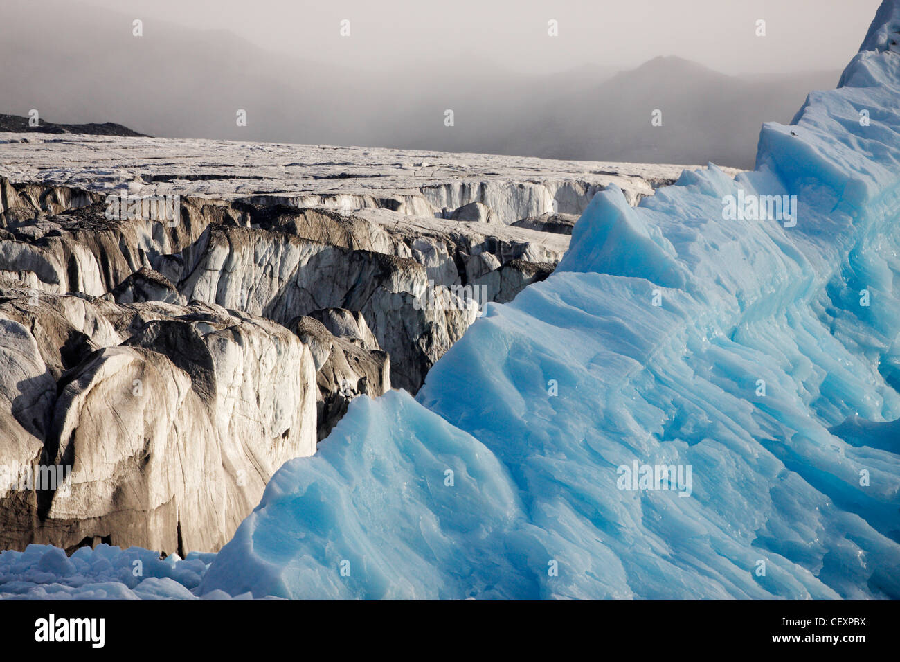 Paesaggio glaciale con blue ice, Monaco glacier, N-W Svalbard, Norvegia Foto Stock