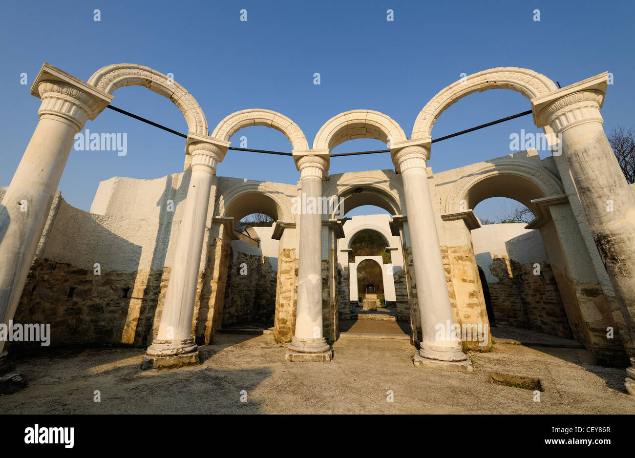 Gli archi del Golden chiesa di Veliki Preslav - del secondo regno bulgaro capitale Foto Stock