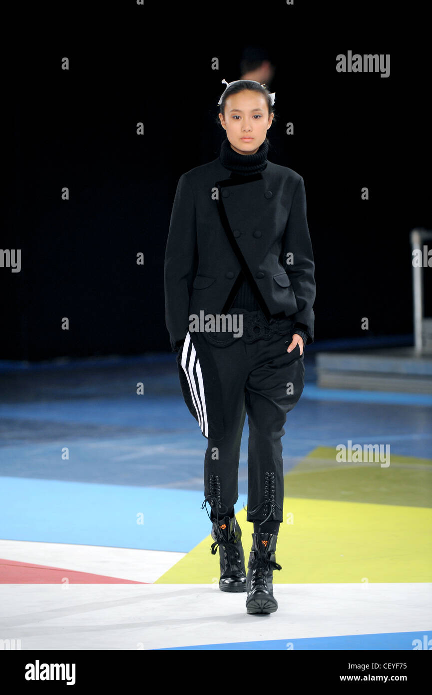 Pantaloni adidas yamamoto online
