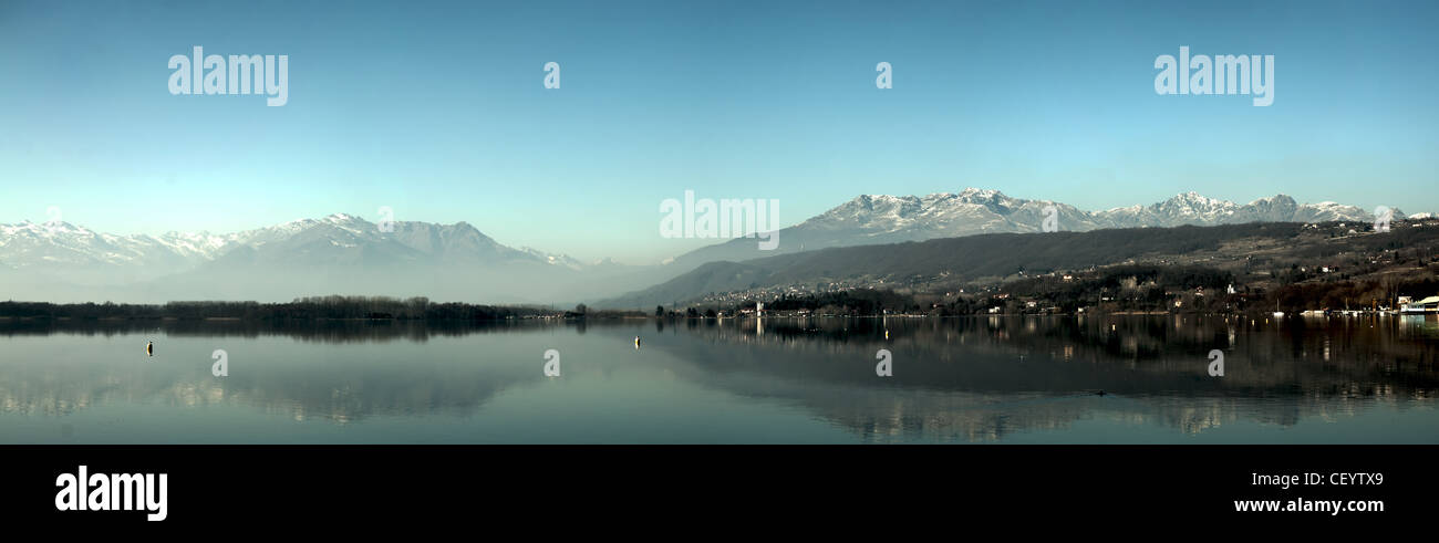 Vista panoramica sul lago di Viverone, Biella Foto Stock