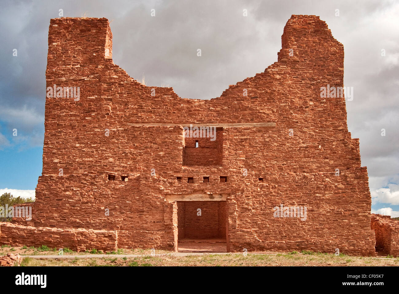 Chiesa a Quarai rovine, Salinas Pueblo Missions National Monument, Nuovo Messico, STATI UNITI D'AMERICA Foto Stock