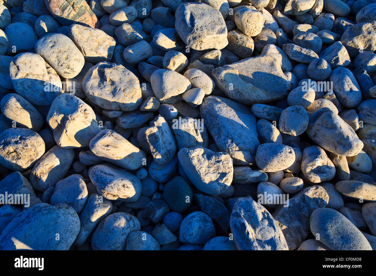 Pietre sulla spiaggia Foto Stock