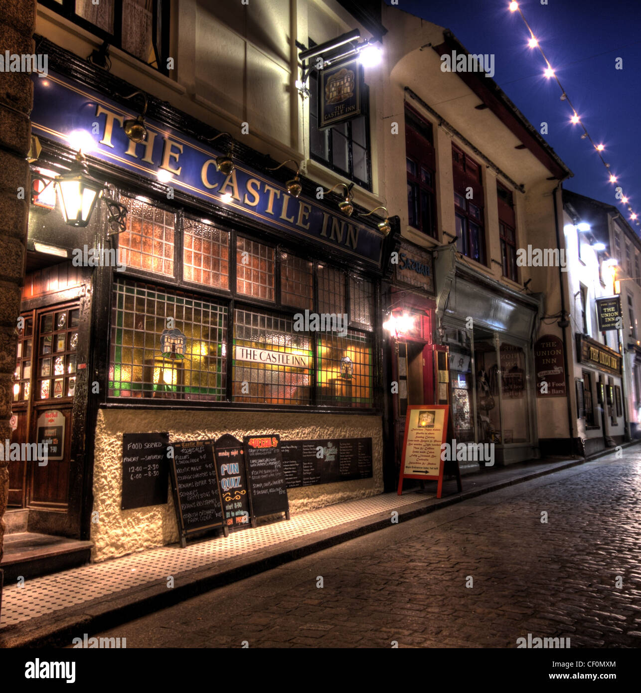 Crepuscolo presso il Castle Inn St Ives Bay South Cornwall Inghilterra REGNO UNITO Foto Stock