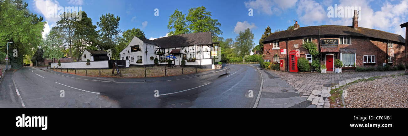 Panorama presso Bell Lane, Thelwall, Warrington, Cheshire, Inghilterra, Regno Unito incluso il vecchio Thelwall Post Office e i bracci di Pickering Foto Stock