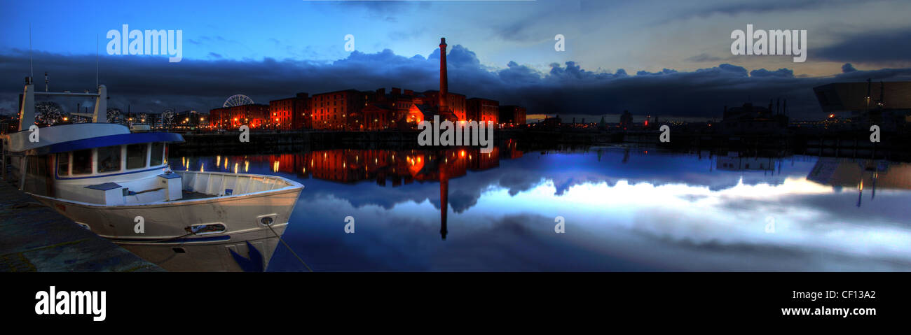 Albert Dock Liverpool Crepuscolo Panorama da Wapping, Merseyside, Nord ovest Inghilterra , NEL REGNO UNITO Foto Stock