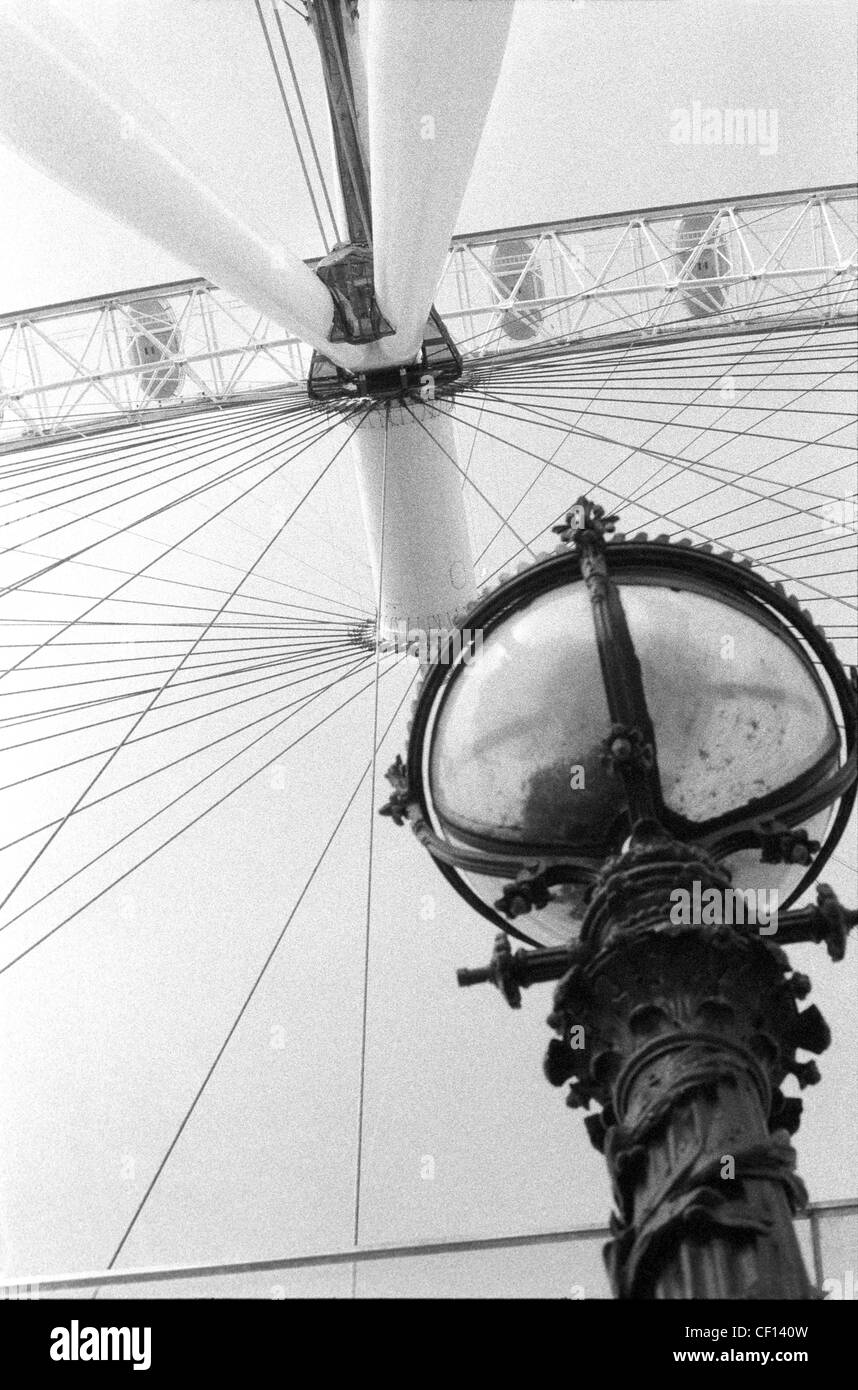 Una vista del London Eye Foto Stock