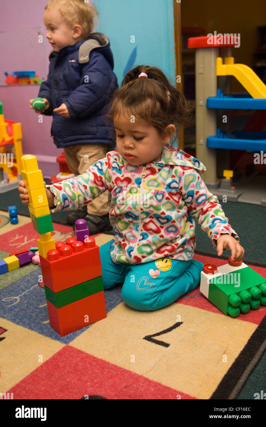 I ragazzi sono per noi la scuola materna/Early Learning Centre in altamente multiculturale quartiere Kensington di Brooklyn, NY Foto Stock