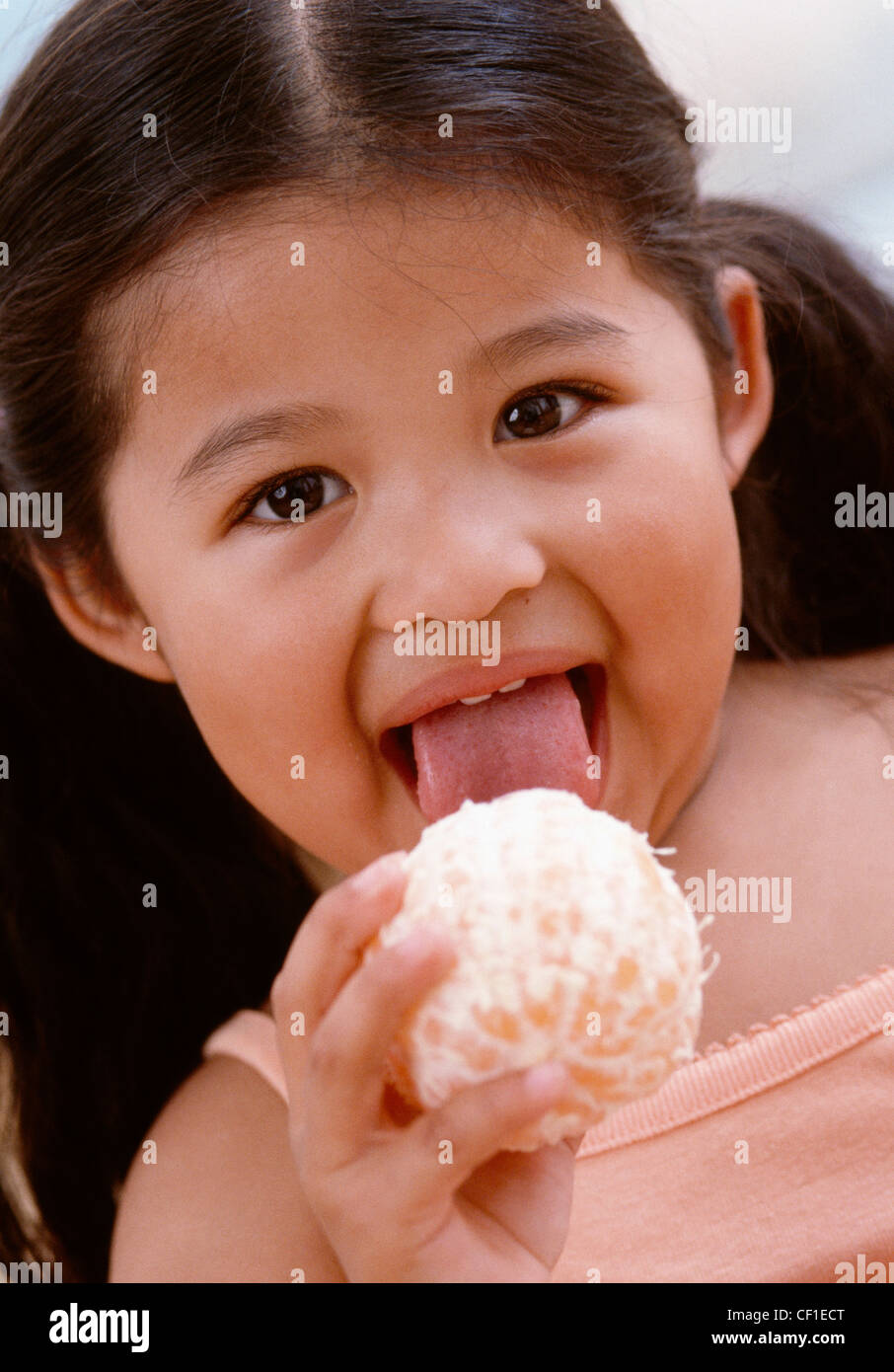 Indossa un giubbotto arancione immagini e fotografie stock ad alta  risoluzione - Alamy