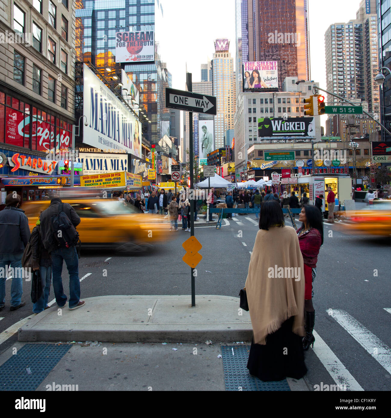 Manhattan Broadway, guardando verso Times Square, New York, Stati Uniti d'America Foto Stock