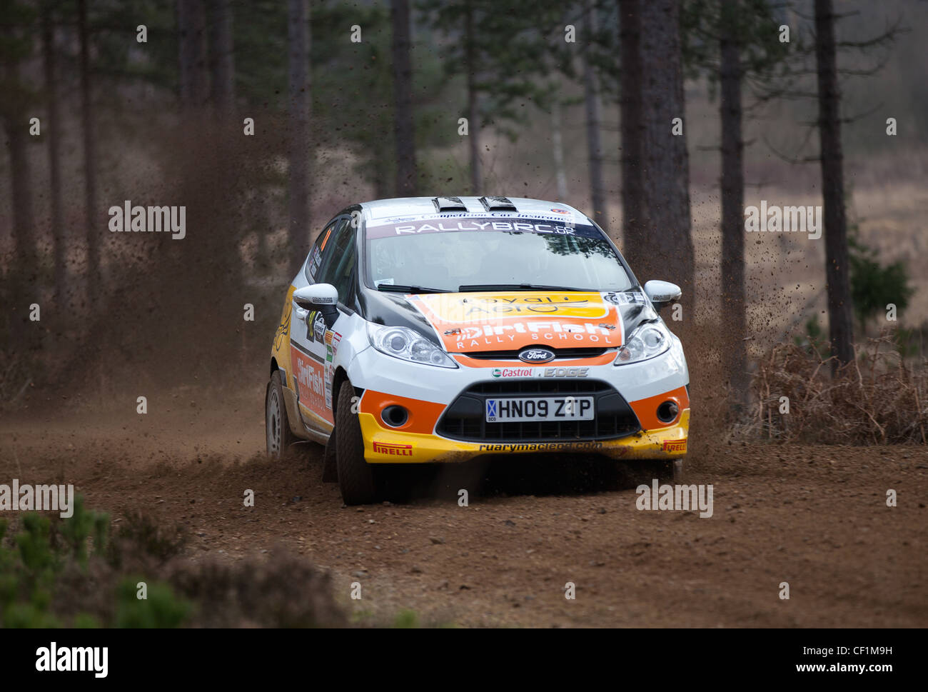 Automobili di eseguire nel Rally Sunseeker 2012, primo round del British Rally Championship, BRC. Foto Stock