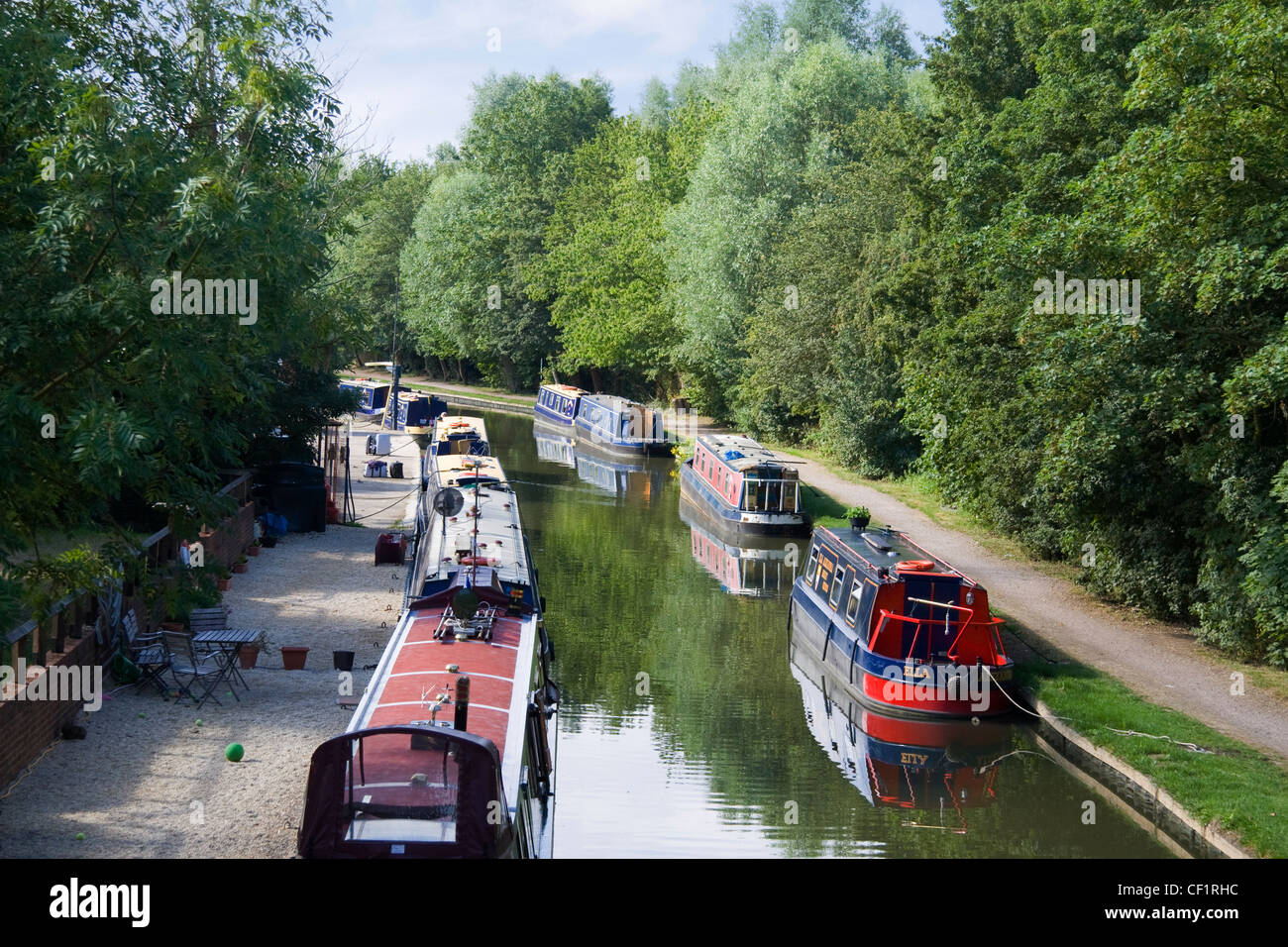 Case galleggianti ormeggiate sulla Oxford Canal a Gerico. Foto Stock