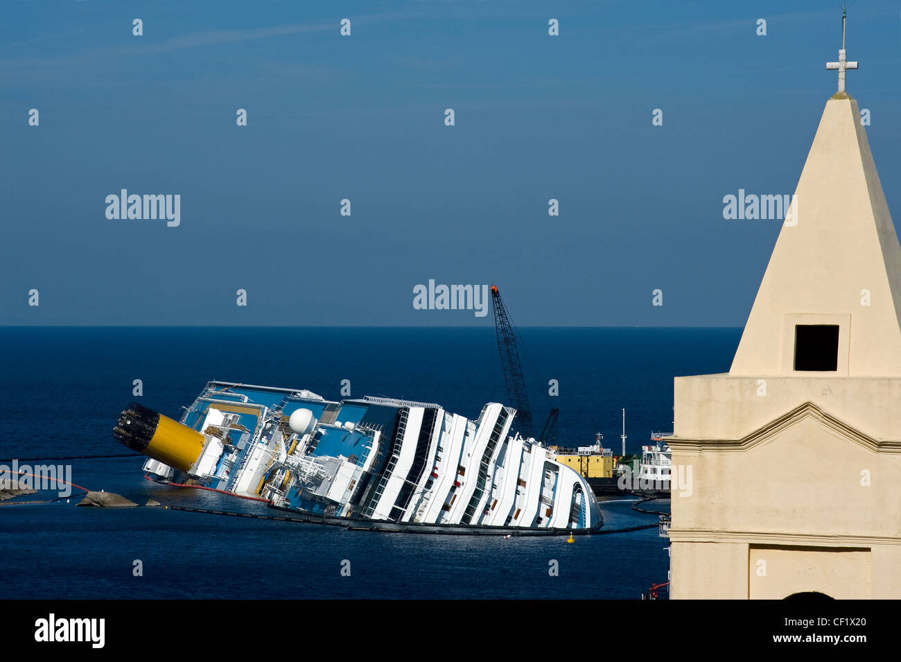 Costa Concordia nave relitto sul Isola del Giglio, Toscana, Italia Foto Stock