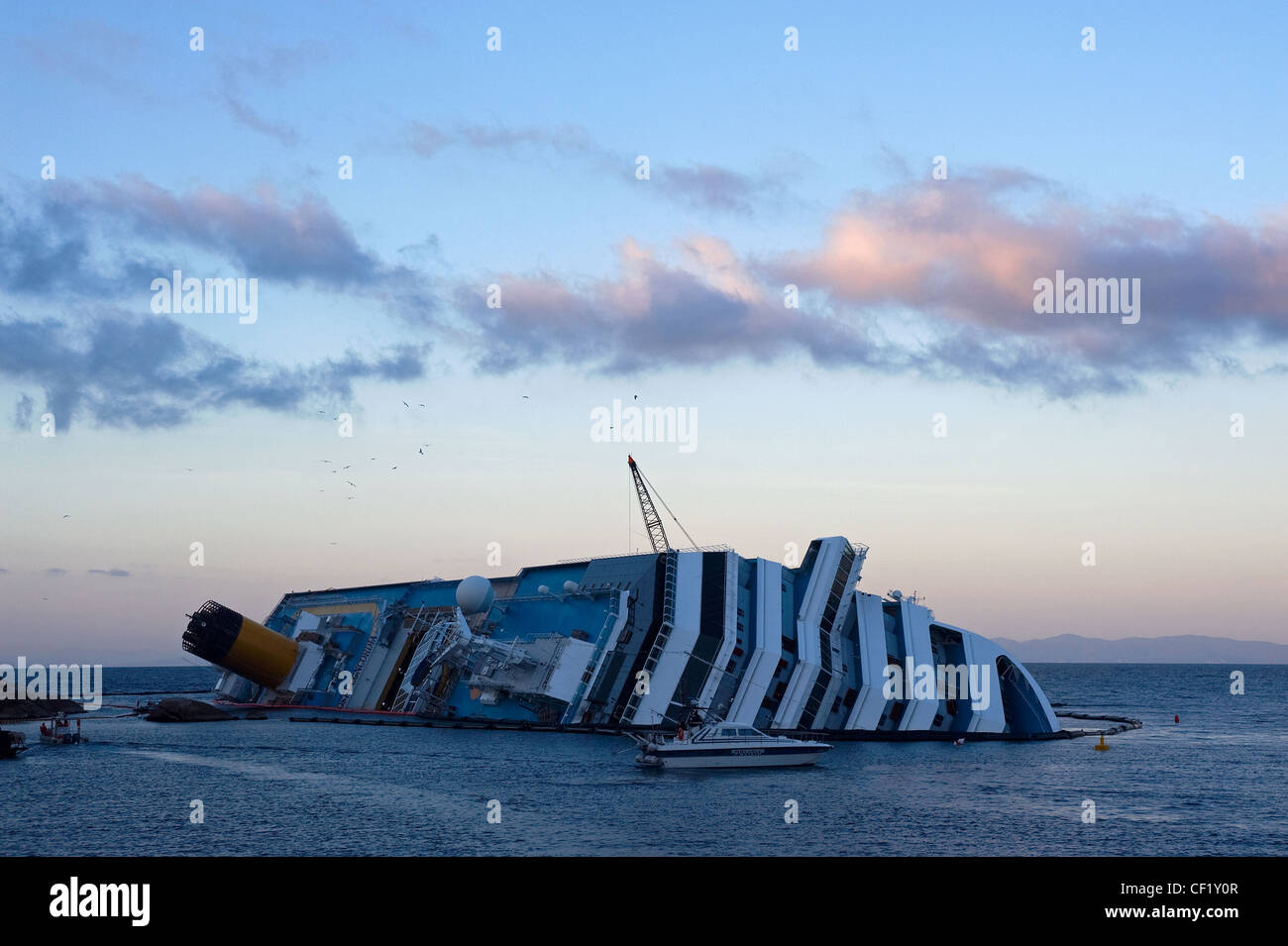 Costa Concordia nave relitto sul Isola del Giglio, Toscana, Italia Foto Stock