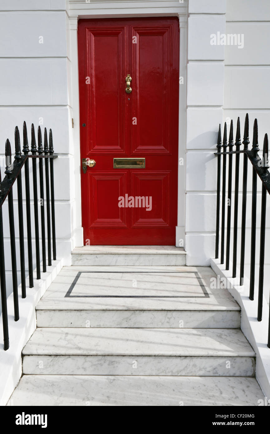 Passi fino alla porta di casa di un residence in Markham Square. Foto Stock